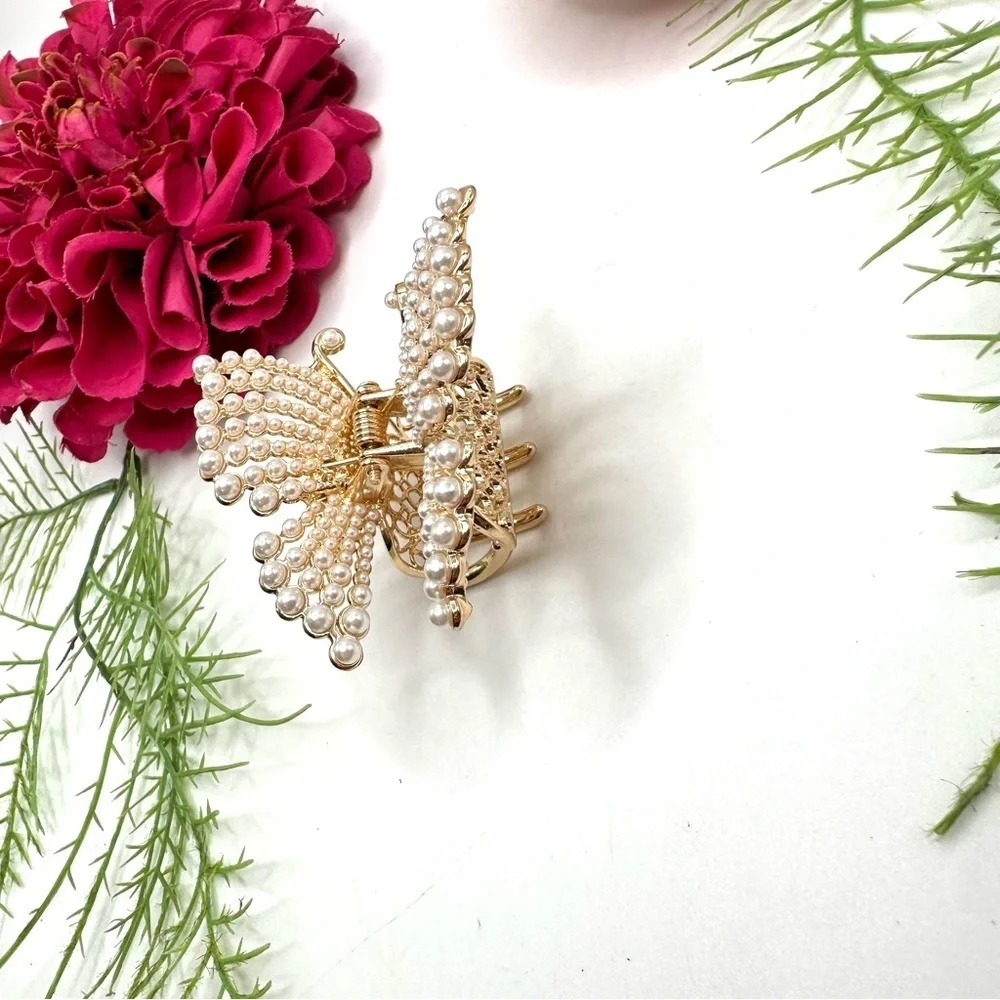 NEW⚜️Hair Clip Butterfly Pearl Embellished
